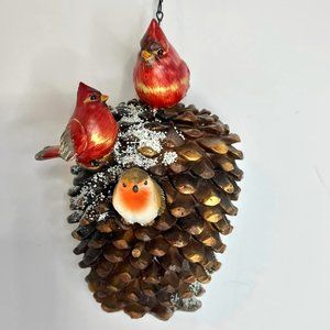 Tii collections Resin Cardinal/Pinecone